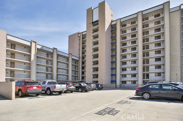 1750 E Ocean Boulevard, Long Beach CA: https://media.crmls.org/medias/829ae9a7-d6c1-4530-9984-d35f19ec9d91.jpg