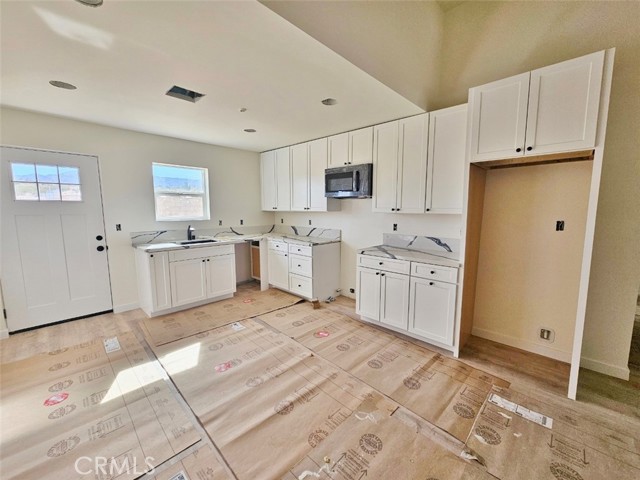 Detail Gallery Image 4 of 33 For 73421 Corbin Rd, Twentynine Palms,  CA 92277 - 3 Beds | 3/1 Baths