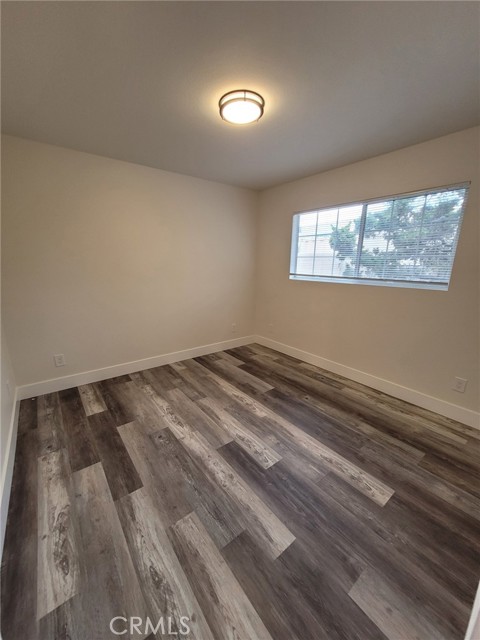 Detail Gallery Image 14 of 18 For 402 E Glendale Dr, Orange,  CA 92865 - 6 Beds | 4 Baths