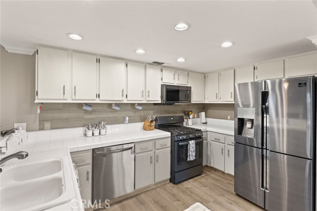 Detail Gallery Image 6 of 41 For 1036 Clotilde Way, Chico,  CA 95926 - 3 Beds | 2 Baths