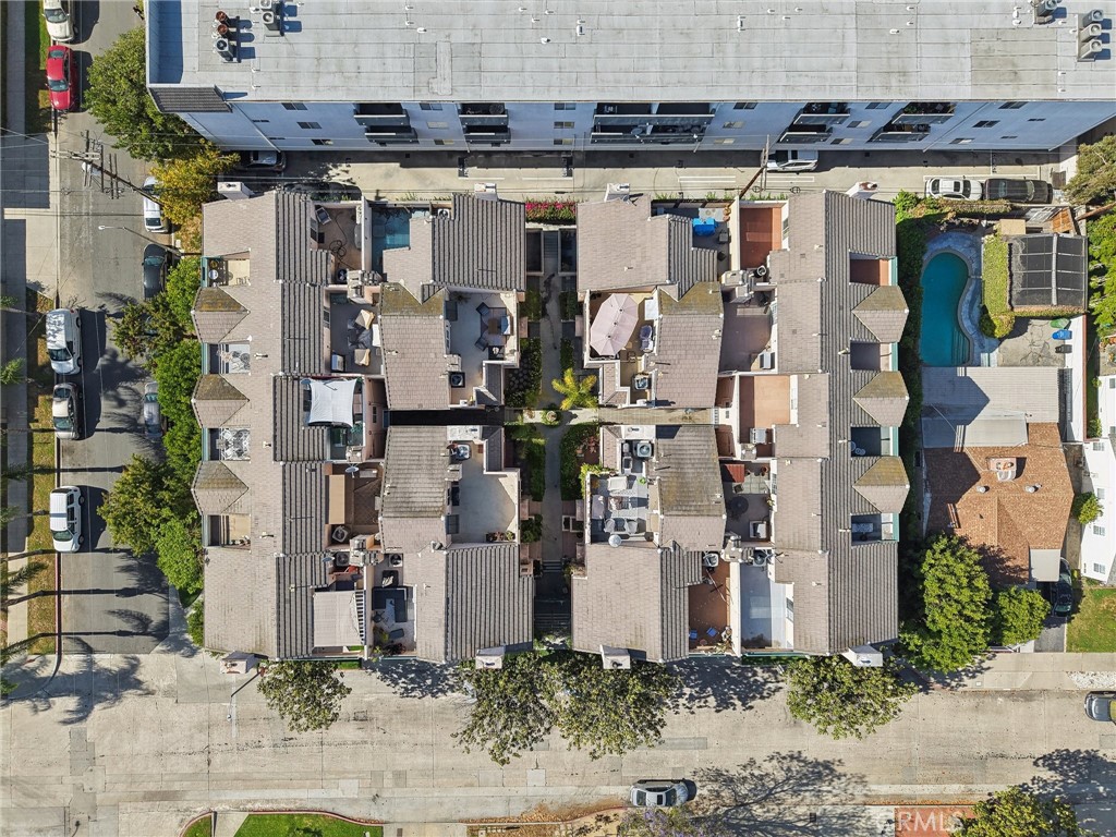 https://media.crmls.org/medias/829d6715-8e9f-44eb-af91-e3dcba277f9a.jpg?preset=X-Large