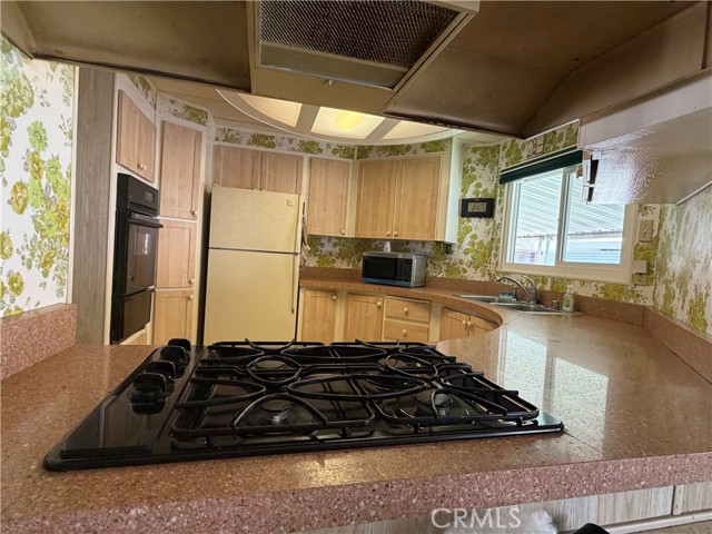 Detail Gallery Image 4 of 8 For 1401 El Norte Pkwy, San Marcos,  CA 92069 - 2 Beds | 2 Baths