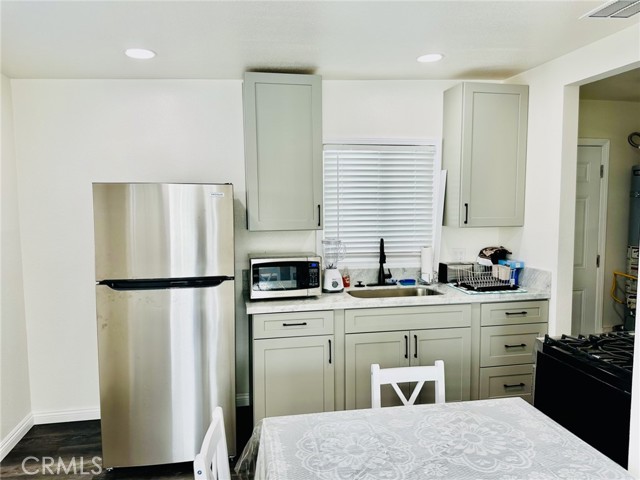 Detail Gallery Image 5 of 9 For 225 Avenida Miramar a,  San Clemente,  CA 92672 - 1 Beds | 1 Baths