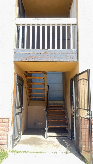 707 Sterling Road, Bakersfield CA: https://media.crmls.org/medias/829f82a5-8452-48ec-913f-a253c83df6d0.jpg