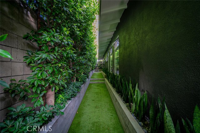 541 1st Street, Manhattan Beach, California 90266, 2 Bedrooms Bedrooms, ,2 BathroomsBathrooms,Residential,Sold,1st,SB23123581