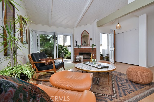 Detail Gallery Image 10 of 64 For 6265 Canoga #53,  Woodland Hills,  CA 91367 - 2 Beds | 2/1 Baths