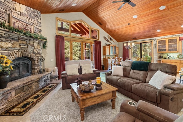 Detail Gallery Image 7 of 37 For 95 Manor Dr, Lake Almanor,  CA 96137 - 3 Beds | 3 Baths