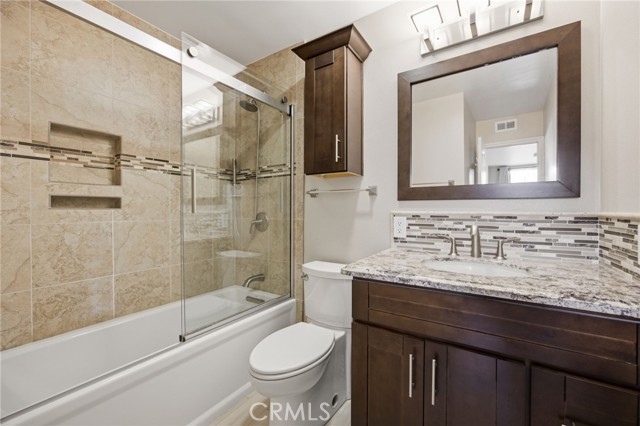 19208 Hamlin Street, 5 photo 38