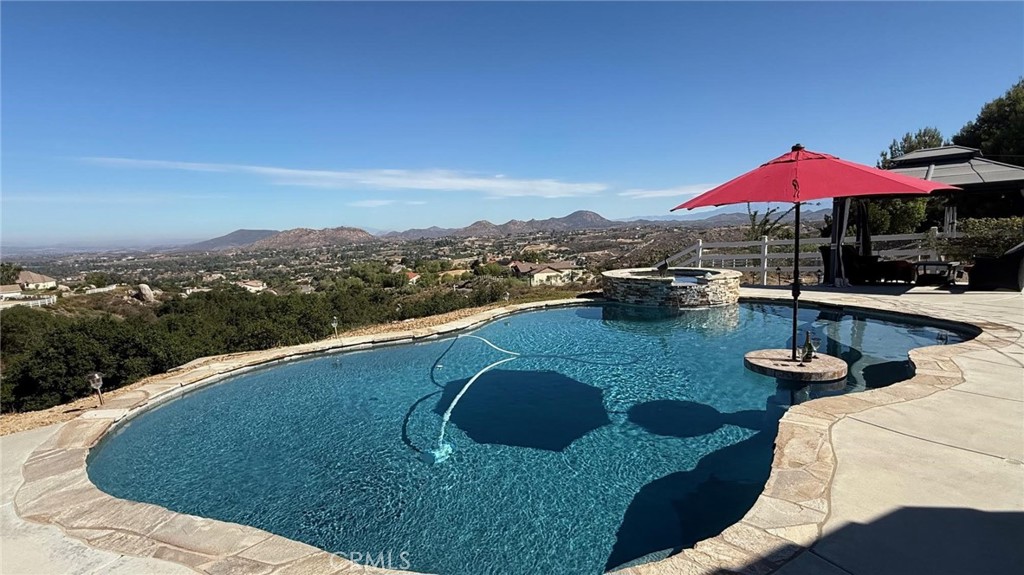 MLS #OC25148104 img 3