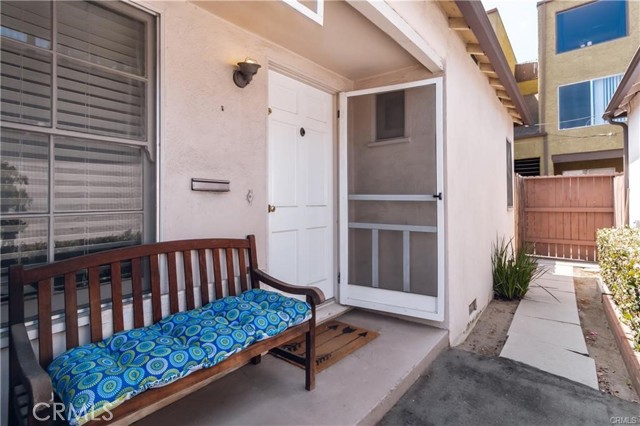 Detail Gallery Image 2 of 13 For 4266 Troost, Studio City,  CA 91604 - 1 Beds | 1 Baths