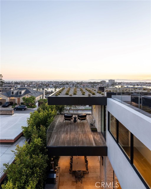 2304 Cliff, Newport Beach CA: https://media.crmls.org/medias/82a3afc5-5b6c-4d5e-bb49-e0a71c4ed74e.jpg