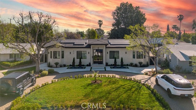 Detail Gallery Image 5 of 70 For 7714 Lasaine Ave, Northridge,  CA 91325 - 3 Beds | 4 Baths