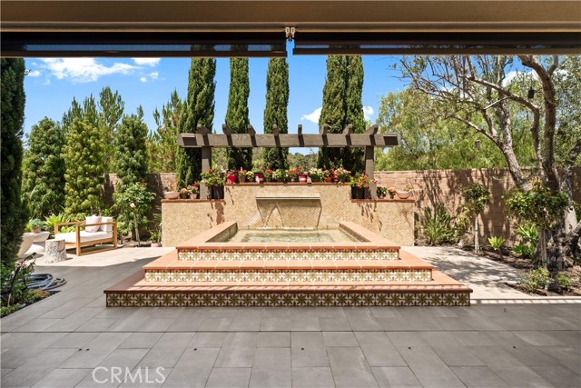 142 Salt spg, Irvine CA: https://media.crmls.org/medias/82a4a1d4-26e0-4094-a5b3-f51ab305f2f9.jpg