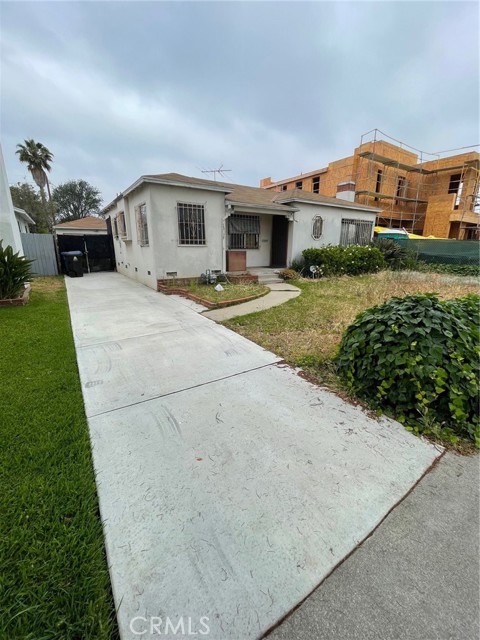 3007 S Canfield Avenue, Los Angeles CA: https://media.crmls.org/medias/82a4dc2f-9b72-406e-96c6-6de089dd39b4.jpg