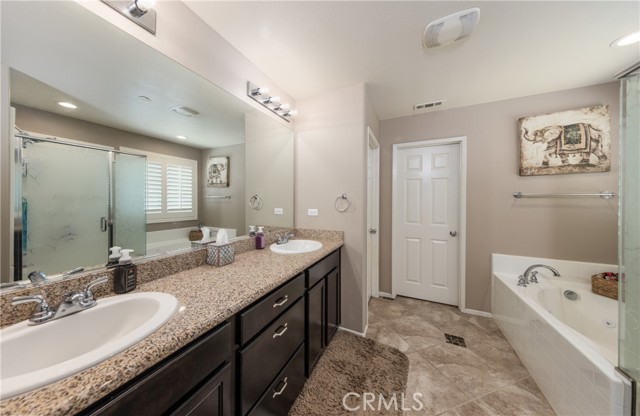 13025 Bowker Play Court, Beaumont CA: https://media.crmls.org/medias/82a6128b-0b7c-4eae-b5bc-4511a7758b1b.jpg