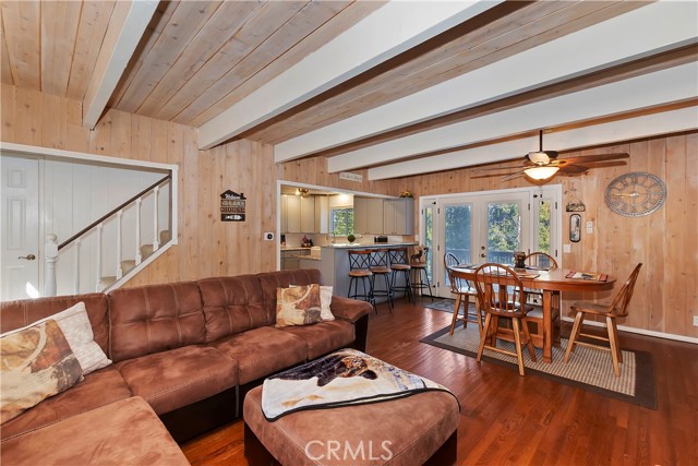 28621 Shenandoah Drive, Lake Arrowhead CA: https://media.crmls.org/medias/82a71897-4987-4cbf-96ad-030ceaa39e13.jpg