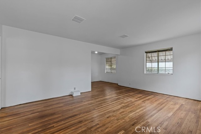 4306 W Verdugo Ave, Burbank CA: https://media.crmls.org/medias/82a731d8-3503-4eff-b7e5-ece5b95f9b15.jpg