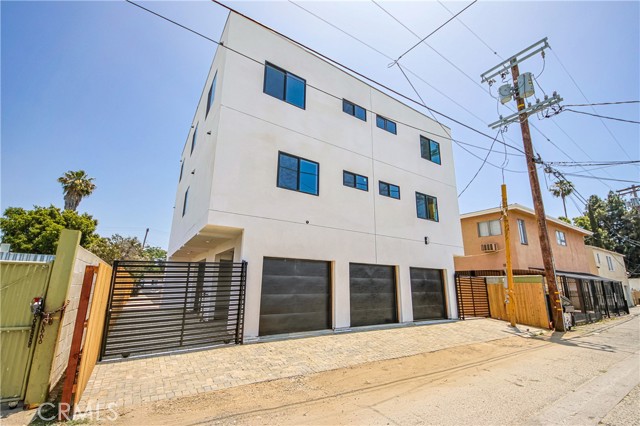  Income Home for Sale in North Hollywood, California