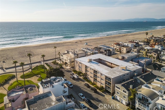 15 15th Street, Hermosa Beach, California 90254, 2 Bedrooms Bedrooms, ,2 BathroomsBathrooms,Residential,Sold,15th,SB24032108
