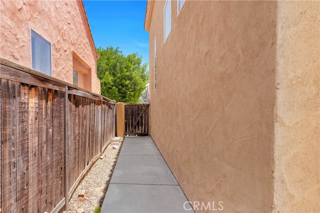 40025 White Leaf Ln., Murrieta CA: https://media.crmls.org/medias/82aa00e7-a20a-4e08-89de-d1b2d4955c1a.jpg