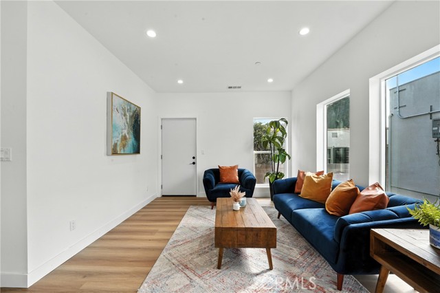 Detail Gallery Image 39 of 69 For 3031 Vineyard Ave, Los Angeles,  CA 90016 - – Beds | – Baths