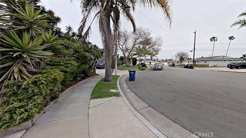 https://media.crmls.org/medias/82aa5cb9-14e5-41b7-a537-d07925347913.jpg?preset=X-Large
