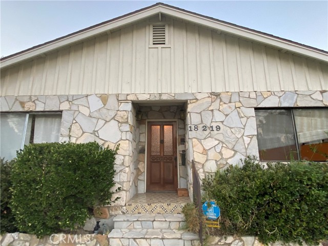 18219 Rayen Street, Northridge CA: https://media.crmls.org/medias/82abaa85-0011-4c30-8203-db76be4871bb.jpg