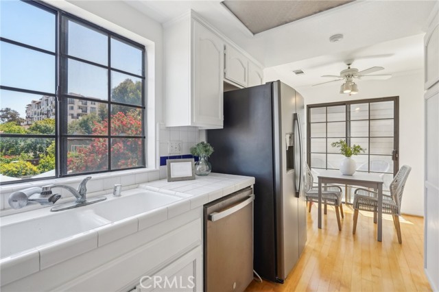 1924 Mathews Avenue, Redondo Beach CA: https://media.crmls.org/medias/82ac1586-687e-4571-bfb6-d53c6fe379d9.jpg