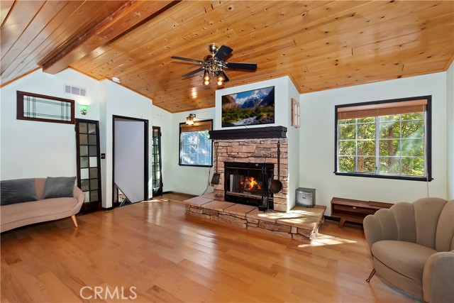 Detail Gallery Image 15 of 28 For 276 Augusta Ct, Lake Arrowhead,  CA 92352 - 3 Beds | 2/1 Baths