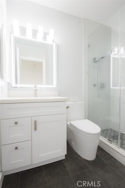 Detail Gallery Image 14 of 26 For 5114 W 1st St #C,  Santa Ana,  CA 92703 - 3 Beds | 2/1 Baths