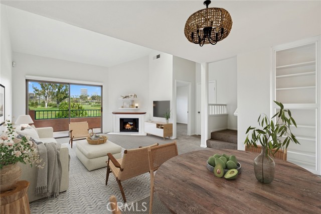 Detail Gallery Image 4 of 23 For 440 Villa Point, Newport Beach,  CA 92660 - 2 Beds | 2 Baths