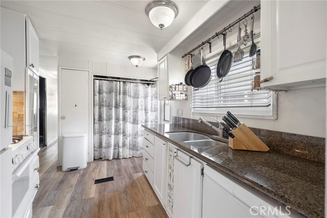 Detail Gallery Image 10 of 29 For 1535 Superior Ave #24,  Newport Beach,  CA 92663 - 2 Beds | 2 Baths