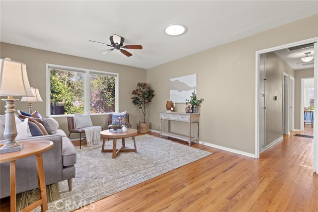 Detail Gallery Image 4 of 41 For 1440 Laburnum Ave, Chico,  CA 95926 - 5 Beds | 2 Baths