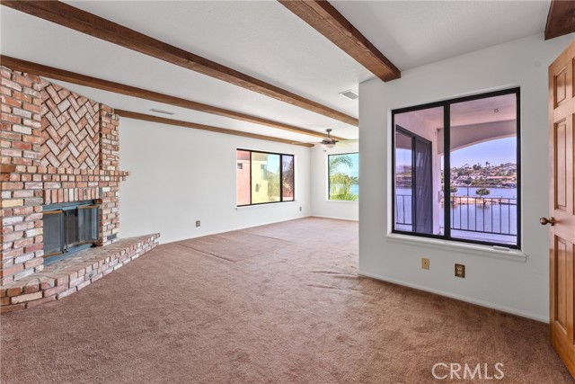 21998 Strawberry Lane, Canyon Lake CA: https://media.crmls.org/medias/82af4ffa-2a53-4bb5-88bf-dc47c144ef85.jpg