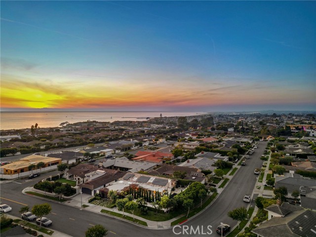 Detail Gallery Image 22 of 26 For 4621 Wayne, Corona Del Mar,  CA 92625 - 4 Beds | 3/1 Baths