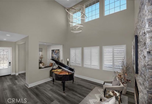 Detail Gallery Image 2 of 35 For 6540 Canyon Oaks Dr, Simi Valley,  CA 93063 - 5 Beds | 4/1 Baths