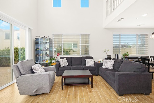 Detail Gallery Image 6 of 42 For 8675 Festival St, Chino,  CA 91708 - 4 Beds | 3/1 Baths