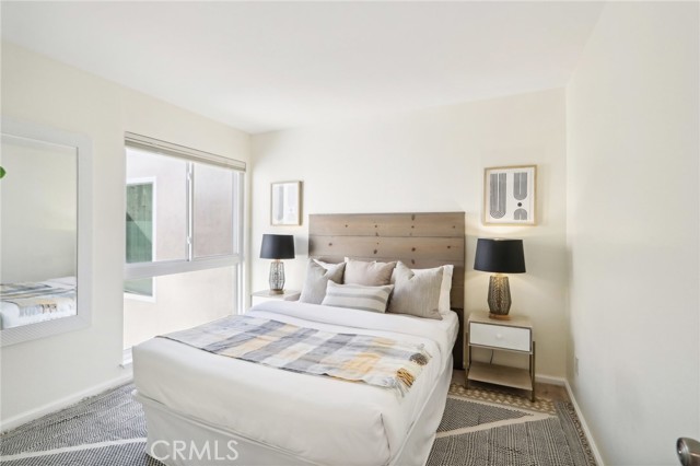 Detail Gallery Image 14 of 43 For 2909 Arizona Ave #3,  Santa Monica,  CA 90404 - 3 Beds | 2/1 Baths