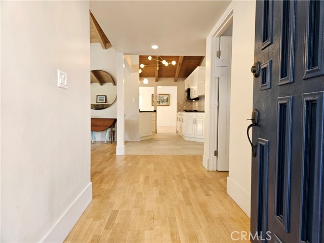 Detail Gallery Image 3 of 26 For 17530 Tuba St, Northridge,  CA 91325 - 4 Beds | 2/1 Baths