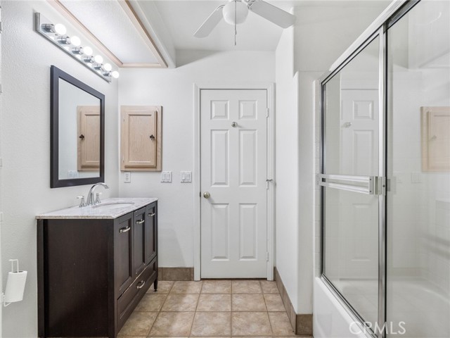 Detail Gallery Image 37 of 57 For 16992 Joshua, Apple Valley,  CA 92307 - 5 Beds | 4 Baths