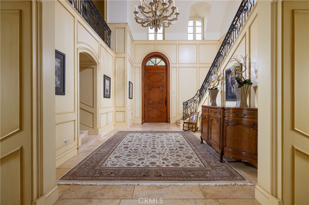 https://media.crmls.org/medias/82b1f489-b8fb-43cf-b531-c34cbe0dbda3.jpg?preset=X-Large