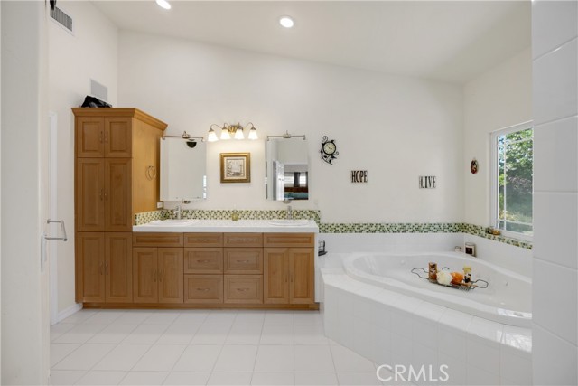4766 Egret Lane, Paso Robles CA: https://media.crmls.org/medias/82b21a40-fbaf-4097-8381-b7c3a91fc31a.jpg