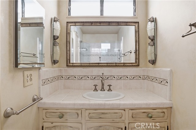 Detail Gallery Image 8 of 15 For 2401 Sierra Vista, Newport Beach,  CA 92660 - 3 Beds | 2 Baths