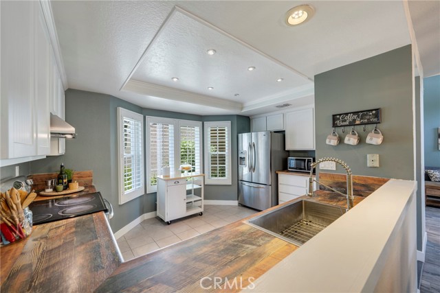 Detail Gallery Image 13 of 37 For 6060 East Summit Court, Anaheim Hills,  CA 92807 - 3 Beds | 2/1 Baths