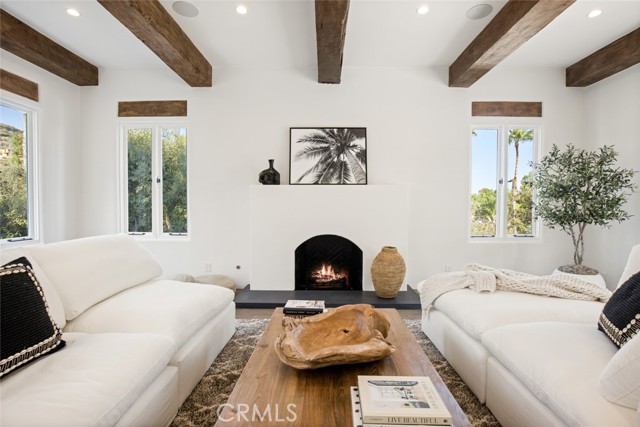 27405 Pacific Coast Highway, Malibu CA: https://media.crmls.org/medias/82b4526f-5b02-4489-b434-15f857c0853e.jpg