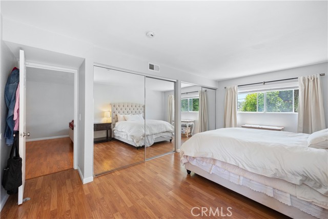 1919 E Beverly Way, Long Beach CA: https://media.crmls.org/medias/82b4ddfd-9ea9-40e2-8a4a-1b3c326d4c87.jpg