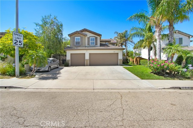 Detail Gallery Image 2 of 26 For 17818 Maplehurst Pl, Canyon Country,  CA 91387 - 4 Beds | 3 Baths