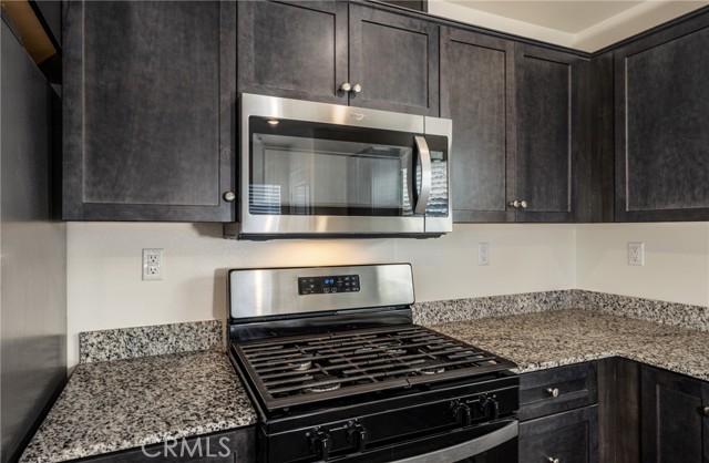 Detail Gallery Image 13 of 25 For 1455 Honor Way, Hemet,  CA 92543 - 4 Beds | 3 Baths