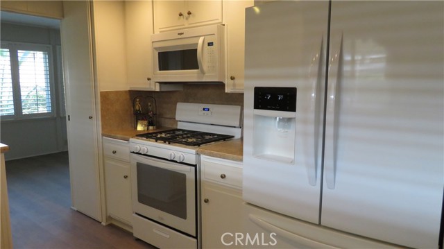 Detail Gallery Image 5 of 20 For 16959 Lake Park, Yorba Linda,  CA 92886 - 2 Beds | 2 Baths