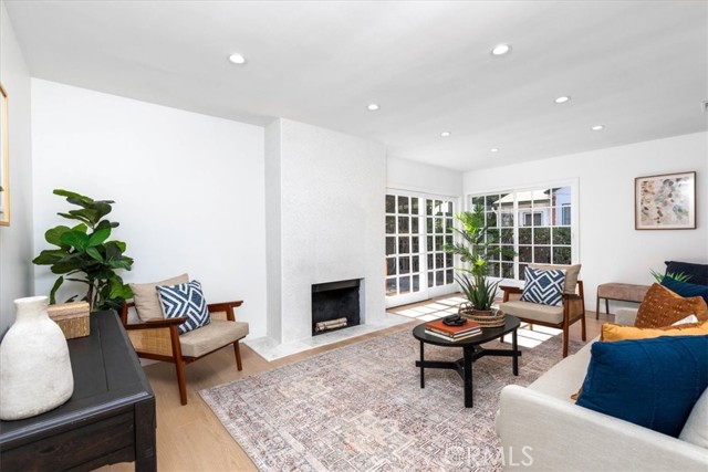 5447 Columbus Avenue, Sherman Oaks CA: https://media.crmls.org/medias/82b77d8c-84e0-4f40-b2bb-9e2e09424d9e.jpg